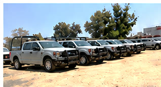 Flotilla de pickups equipadas por DECASGYM lista para entrega